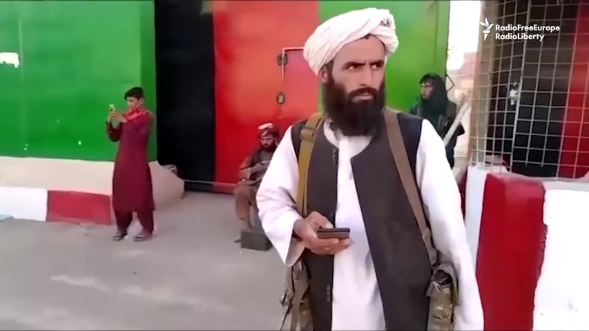 Otřesná svědectví, jak Tálibán začíná vládnout Afghánistánu